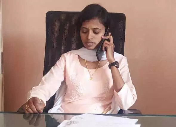 ಮಂಡ್ಯ | ಬ್ಯಾಂಕ್ ಉದ್ಯೋಗಿ ಶೃತಿ ಸಾವಿನ ಪ್ರಕರಣಕ್ಕೆ ತಿರುವು; ಯುವಕನ ವಿರುದ್ಧ ದೂರು ನೀಡಿದ ಪೋಷಕರು ಮಂಡ್ಯ | ಬ್ಯಾಂಕ್ ಉದ್ಯೋಗಿ ಶೃತಿ ಸಾವಿನ ಪ್ರಕರಣಕ್ಕೆ ತಿರುವು; ಯುವಕನ ವಿರುದ್ಧ ದೂರು ನೀಡಿದ ಪೋಷಕರು