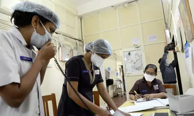 ಶಾಲೆಯ ಬಳಿ ಗ್ಯಾಸ್ ಸೋರಿಕೆ ಶಂಕೆ: ದಿಲ್ಲಿಯ 24 ವಿದ್ಯಾರ್ಥಿಗಳು ಆಸ್ಪತ್ರೆಗೆ