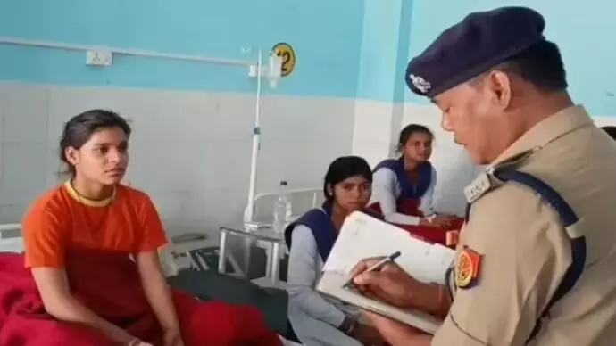 ಮಧ್ಯಾಹ್ನದ ಬಿಸಿಯೂಟ ಸೇವಿಸಿ 28 ಮಕ್ಕಳು ತೀವ್ರ ಅಸ್ವಸ್ಥ ಮಧ್ಯಾಹ್ನದ ಬಿಸಿಯೂಟ ಸೇವಿಸಿ 28 ಮಕ್ಕಳು ತೀವ್ರ ಅಸ್ವಸ್ಥ