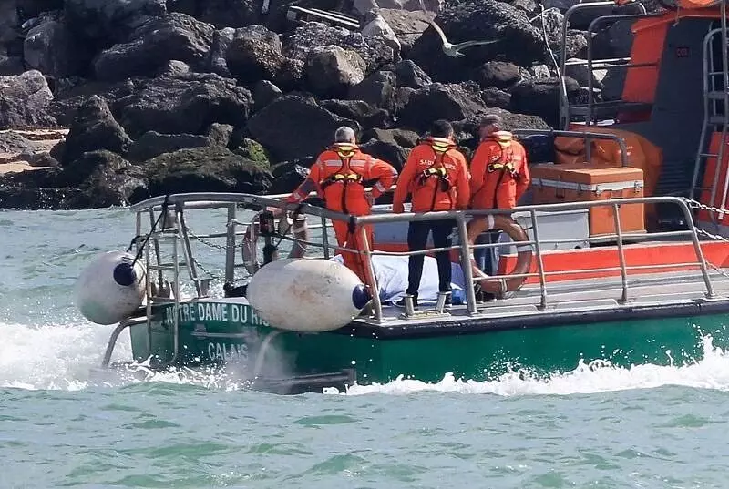 ದೋಣಿ ಮುಳುಗಿ ಕನಿಷ್ಟ 6 ವಲಸಿಗರ ಮೃತ್ಯು, 50 ಮಂದಿಯ ರಕ್ಷಣೆ; ಫ್ರಾನ್ಸ್ ಬಳಿ ದುರಂತ