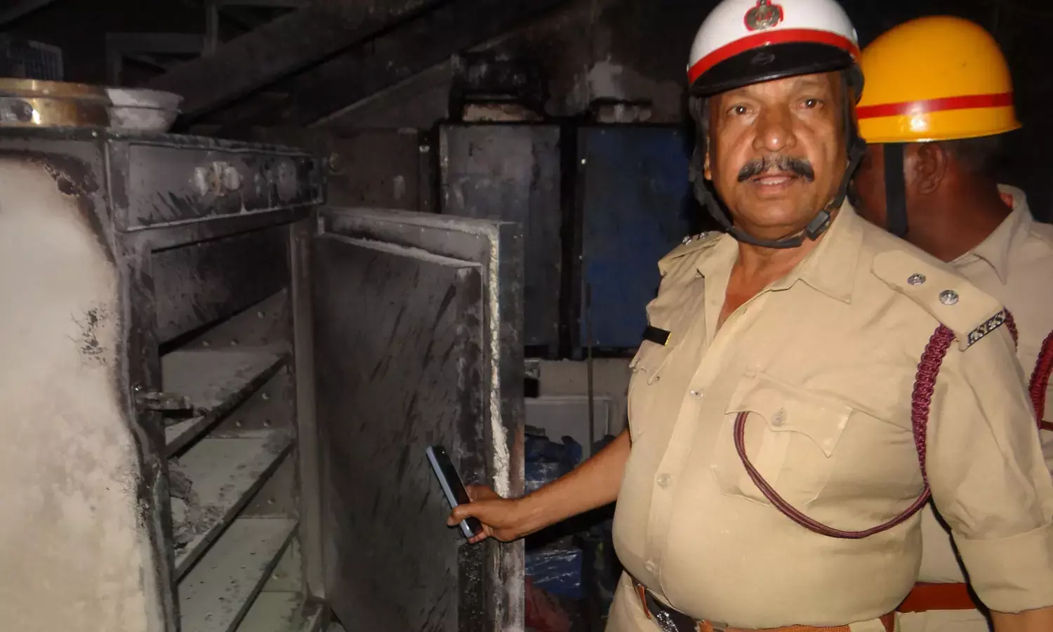 ಬಿಬಿಎಂಪಿ ಮುಖ್ಯ ಕಚೇರಿ ಆವರಣದಲ್ಲಿ ಬೆಂಕಿ: ಆ.31ರೊಳಗೆ ವರದಿ ಸಲ್ಲಿಸಲು ಸೂಚನೆ‌