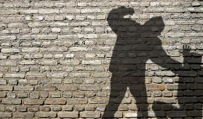 ಆದಿವಾಸಿ ಯುವಕನ ಹತ್ಯೆ ಶಂಕೆ; ವ್ಯಕ್ತಿಯನ್ನು ಮರಕ್ಕೆ ಕಟ್ಟಿಹಾಕಿ ಹಲ್ಲೆ ಆದಿವಾಸಿ ಯುವಕನ ಹತ್ಯೆ ಶಂಕೆ; ವ್ಯಕ್ತಿಯನ್ನು ಮರಕ್ಕೆ ಕಟ್ಟಿಹಾಕಿ ಹಲ್ಲೆ