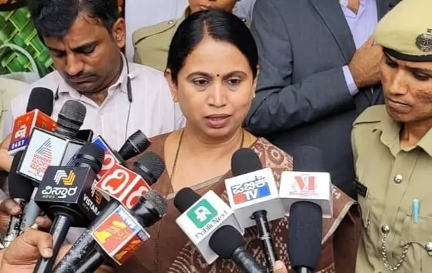 ಮಣಿಪಾಲದ ಪಬ್ ಗಳಿಗೆ ದಾಳಿ ಮಾಡಿದರೆ ಬಿಜೆಪಿಯವರು ಹೇಗೆ ಟಾರ್ಗೆಟ್ ಆಗುತ್ತಾರೆ: ಸಚಿವೆ ಲಕ್ಷ್ಮೀ ಹೆಬ್ಬಾಳ್ಕರ್ ಪ್ರಶ್ನೆ