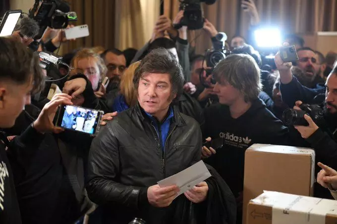 ಅರ್ಜೆಂಟೀನಾ ಅಧ್ಯಕ್ಷೀಯ ಅಭ್ಯರ್ಥಿ ಆಯ್ಕೆ ಚುನಾವಣೆ: ರಾಕ್ ಸ್ಟಾರ್ ಜೇವಿಯರ್ ಮುನ್ನಡೆ