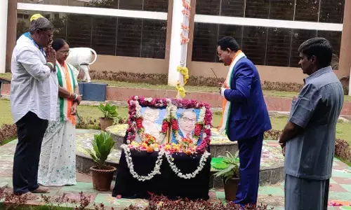 ದೇಶದ ಅಭಿವೃದ್ಧಿಗೆ ಒಗ್ಗೂಡಿ ಶ್ರಮಿಸೋಣ: ದಾವಣಗೆರೆ ವಿವಿ ಕುಲಪತಿ ಪ್ರೊ.ಕುಂಬಾರ ಕರೆ