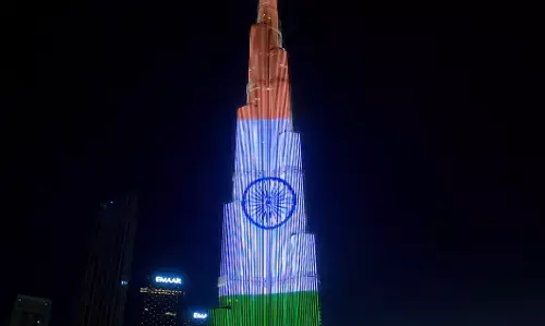 ದುಬೈ: ಬುರ್ಜ್ ಖಲೀಫಾದಲ್ಲಿ ಭಾರತದ ತ್ರಿವರ್ಣ ಧ್ವಜದ ಚಿತ್ತಾರ
