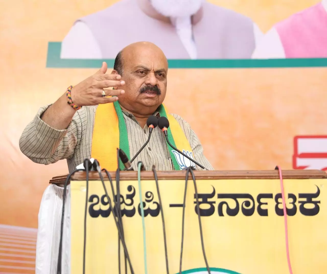 ತಮಿಳುನಾಡಿಗೆ ಕಾವೇರಿ ನೀರು ಹರಿಸುವುದನ್ನು ತಕ್ಷಣ ನಿಲ್ಲಿಸಿ: ಬಸವರಾಜ ಬೊಮ್ಮಾಯಿ ಒತ್ತಾಯ ತಮಿಳುನಾಡಿಗೆ ಕಾವೇರಿ ನೀರು ಹರಿಸುವುದನ್ನು ತಕ್ಷಣ ನಿಲ್ಲಿಸಿ: ಬಸವರಾಜ ಬೊಮ್ಮಾಯಿ ಒತ್ತಾಯ