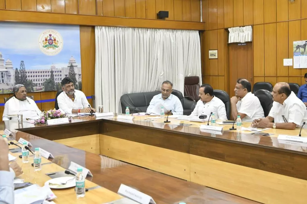 ಲೋಕಸಭಾ ಚುನಾವಣೆಗೆ ಸಿದ್ಧತೆ: ದಕ್ಷಿಣ ಕನ್ನಡ ಜಿಲ್ಲೆಯ ಶಾಸಕರೊಂದಿಗೆ ಸಿಎಂ, ಡಿಸಿಎಂ ಸಭೆ ಲೋಕಸಭಾ ಚುನಾವಣೆಗೆ ಸಿದ್ಧತೆ: ದಕ್ಷಿಣ ಕನ್ನಡ ಜಿಲ್ಲೆಯ ಶಾಸಕರೊಂದಿಗೆ ಸಿಎಂ, ಡಿಸಿಎಂ ಸಭೆ