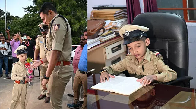 ಶಿವಮೊಗ್ಗ: ಒಂದು ಗಂಟೆಗೆ ಪೊಲೀಸ್ ಅಧಿಕಾರಿಯಾದ ಎಂಟರ ಪೋರ ಆಝಾನ್ ಖಾನ್! ಶಿವಮೊಗ್ಗ: ಒಂದು ಗಂಟೆಗೆ ಪೊಲೀಸ್ ಅಧಿಕಾರಿಯಾದ ಎಂಟರ ಪೋರ ಆಝಾನ್ ಖಾನ್!