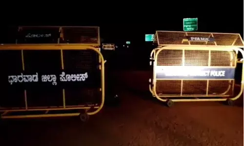 ಧಾರವಾಡ | ಅಂಡರ್‌ʼಪಾಸ್‌ನಲ್ಲಿ ಸಿಲುಕಿದ ಎಲ್‌ಪಿಜಿ ಟ್ಯಾಂಕರ್‌ ನಿಂದ ಅನಿಲ ಸೋರಿಕೆ; ವಿದ್ಯುತ್ ಕಡಿತ, ಜನರ ಓಡಾಟಕ್ಕೂ ನಿರ್ಬಂಧ