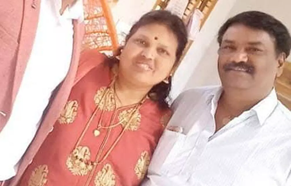 ಸಣ್ಣ ನೀರಾವರಿ ಇಲಾಖೆ-ಬಿಬಿಎಂಪಿ ಇಂಜಿನಿಯರ್ ದಂಪತಿ ಮನೆ ಮೇಲೆ ಲೋಕಾಯುಕ್ತ ದಾಳಿ; 1 ಕೆಜಿಗೂ ಅಧಿಕ ಚಿನ್ನಾಭರಣ, 15 ಲಕ್ಷ ನಗದು ಪತ್ತೆ