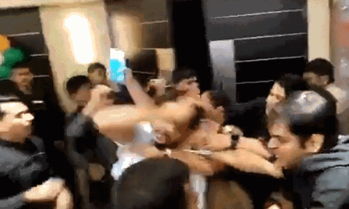 ಚಿತ್ರಮಂದಿರದ ಕಳಪೆ ಹವಾನಿಯಂತ್ರಣ ವ್ಯವಸ್ಥೆಯನ್ನು ದೂರಿದ ಪ್ರೇಕ್ಷಕರ ಮೇಲೆ ಹಲ್ಲೆ ನಡೆಸಿದ ಬೌನ್ಸರ್ ಗಳು: ವಿಡಿಯೊ ವೈರಲ್