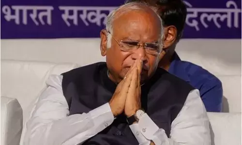 ಮಣಿಪುರ ಹೊತ್ತಿ ಉರಿಯುತ್ತಿದೆ, ಬಿಜೆಪಿ ಚುನಾವಣಾ ಪ್ರಚಾರದಲ್ಲಿ ಬ್ಯುಸಿಯಾಗಿದೆ: ಮಲ್ಲಿಕಾರ್ಜುನ ಖರ್ಗೆ