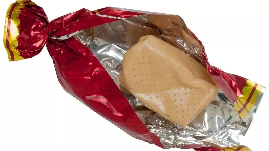 ಇಬ್ಬರು ಪುಟ್ಟ ಬಾಲಕಿಯರ ಪ್ರಾಣ ತೆಗೆದ ಚಾಕೊಲೇಟ್ !