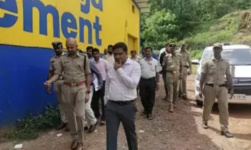 ಬಂಟ್ವಾಳ: ರೂ. 1 ಕೋಟಿಗೂ ಅಧಿಕ ಮೌಲ್ಯದ ಅಕ್ಕಿ ಕೊರತೆ; ದಾಸ್ತಾನು ಕೇಂದ್ರಕ್ಕೆ ಜಿಲ್ಲಾಧಿಕಾರಿ, ಎಸ್ಪಿ ಭೇಟಿ