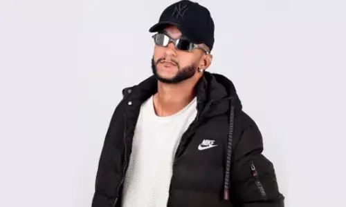 ವೇದಿಕೆಯಲ್ಲಿ ಹಾಡುತ್ತಿದ್ದಾಗಲೇ ಖ್ಯಾತ ಗಾಯಕನ ಗುಂಡಿಕ್ಕಿ ಹತ್ಯೆ