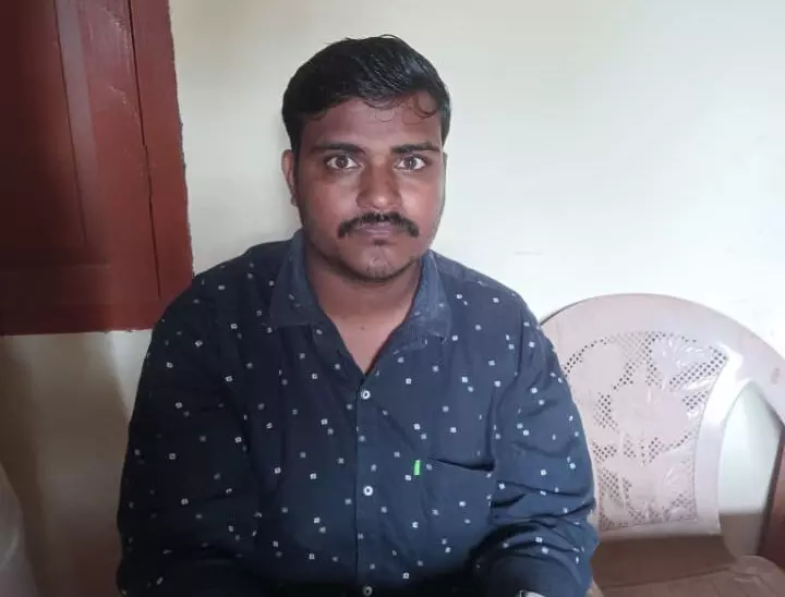 ಸುಳ್ಯ: ಅರಂತೋಡು ಗ್ರಾಮ ಕರಣಿಕ ಲೋಕಾಯುಕ್ತ ಬಲೆಗೆ ಸುಳ್ಯ: ಅರಂತೋಡು ಗ್ರಾಮ ಕರಣಿಕ ಲೋಕಾಯುಕ್ತ ಬಲೆಗೆ