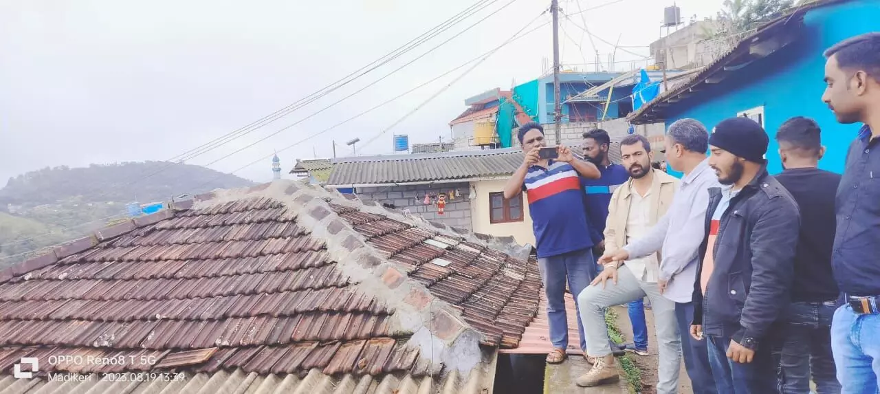 ಮಡಿಕೇರಿ ಶಾಸಕರ ನಗರ ಸಂಚಾರ: ತ್ಯಾಗರಾಜ ಕಾಲೋನಿ ಸಮಸ್ಯೆ ಆಲಿಸಿದ ಡಾ.ಮಂತರ್ ಗೌಡ ಮಡಿಕೇರಿ ಶಾಸಕರ ನಗರ ಸಂಚಾರ: ತ್ಯಾಗರಾಜ ಕಾಲೋನಿ ಸಮಸ್ಯೆ ಆಲಿಸಿದ ಡಾ.ಮಂತರ್ ಗೌಡ