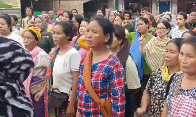 ‌ಮಣಿಪುರ: ಹಲವೆಡೆ ಕುಕಿ ಮಹಿಳೆಯರ ಪ್ರತಿಭಟನೆ; ಸಶಸ್ತ್ರ ಪಡೆಗಳ ವಿಶೇಷಾಧಿಕಾರ ಕಾಯಿದೆ ಮರುಜಾರಿಗೆ ಆಗ್ರಹ