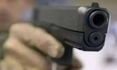 ಕೈಯಲ್ಲಿದ್ದ ಮಾರ್ಕರ್ ಪೆನ್ ಅನ್ನು ಚೂರಿ ಎಂದು ತಪ್ಪಾಗಿ ಭಾವಿಸಿ ವ್ಯಕ್ತಿಯನ್ನು ಗುಂಡಿಕ್ಕಿ ಹತ್ಯೆಗೈದ ಪೊಲೀಸ್