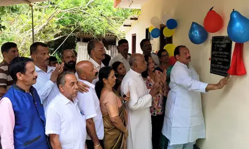 ಐವನ್‍ ಡಿಸೋಜ ಕುಟುಂಬದಿಂದ ಮನೆ ಹಸ್ತಾಂತರ