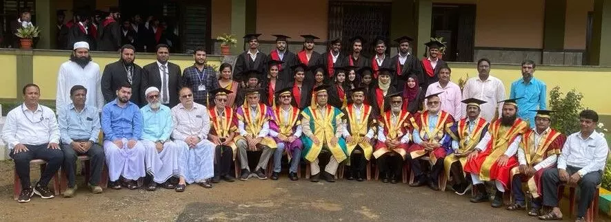 ಅಂಜುಮನ್ ಕಾಲೇಜಿನಲ್ಲಿ ಪದವಿ ಪ್ರದಾನ ಸಮಾರಂಭ ಅಂಜುಮನ್ ಕಾಲೇಜಿನಲ್ಲಿ ಪದವಿ ಪ್ರದಾನ ಸಮಾರಂಭ