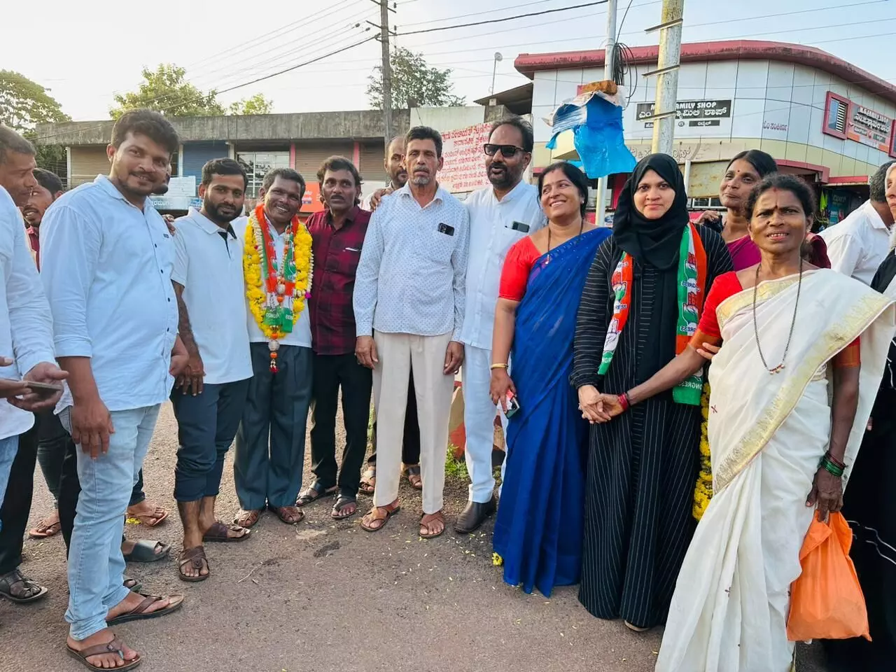 ನೆಟ್ಟಣಿಗೆ ಮುಡ್ನೂರು ಗ್ರಾ.ಪಂ. ಅಧ್ಯಕ್ಷ, ಉಪಾಧ್ಯಕ್ಷರ ಚುನಾವಣೆ ನೆಟ್ಟಣಿಗೆ ಮುಡ್ನೂರು ಗ್ರಾ.ಪಂ. ಅಧ್ಯಕ್ಷ, ಉಪಾಧ್ಯಕ್ಷರ ಚುನಾವಣೆ