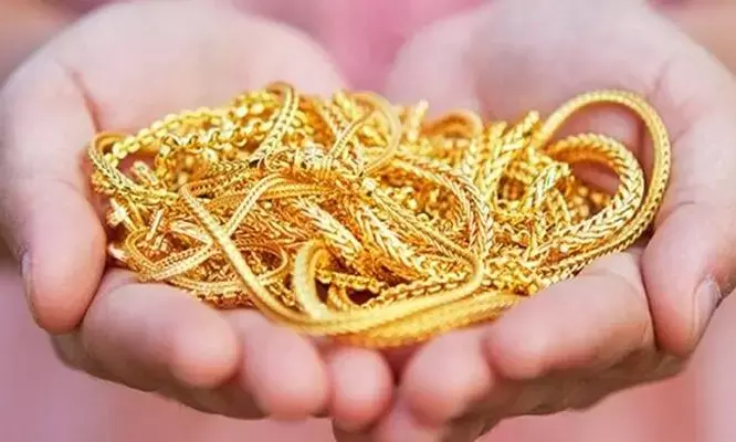 ಮನೆಗೆ ನುಗ್ಗಿ ನಗ ನಗದು ಕಳವು