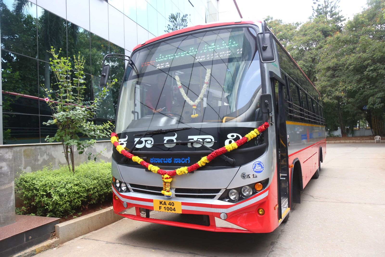 ಚಿತ್ರಗಳಲ್ಲಿ ನೋಡಿ | KSRTC ಹೊಸ ಮಾದರಿಯ ಪ್ರೊಟೊ ಟೈಪ್‌ ಬಸ್‌ಗಳು