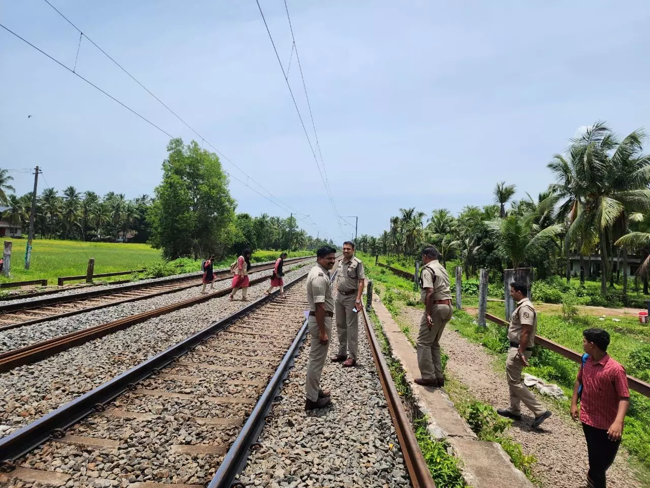 ಕಾಸರಗೋಡು | ರೈಲುಗಳ ಮೇಲೆ ಕಲ್ಲು ತೂರಾಟ ಹತ್ತಿಕ್ಕಲು ಮುಂದಾದ ಪೊಲೀಸರು: 50 ಮಂದಿ ವಶಕ್ಕೆ