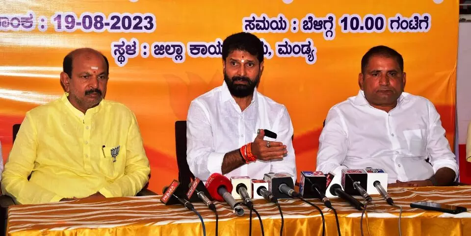 ಕಾರವಾರದಲ್ಲಿ ಜಿಲ್ಲಾಧಿಕಾರಿ ಕಾರಿಗೆ ಡೀಸೆಲ್ ಹಾಕಿಸಲು ಹಣವಿಲ್ಲ, ಹಾವೇರಿಯಲ್ಲಿ ಬಿಸಿಯೂಟಕ್ಕೆ ಅಕ್ಕಿ ಇಲ್ಲ: ಸಿ.ಟಿ.ರವಿ ಆರೋಪ