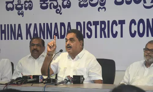 ಅಧಿಕಾರಿಗಳು ಬೆದರಿಕೆಗೆ ಜಗ್ಗದೆ ಕಾನೂನು ಪ್ರಕಾರ ಕೆಲಸ ಮಾಡಿ: ರಮಾನಾಥ ರೈ