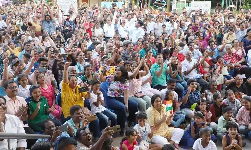 ಬೆಂಗಳೂರು: ಇಸ್ರೋ ವಿಜ್ಞಾನಿಗಳ ಸಾಧನೆ ಕಣ್ತುಂಬಿಕೊಂಡ ಮಕ್ಕಳು, ಸಾರ್ವಜನಿಕರು