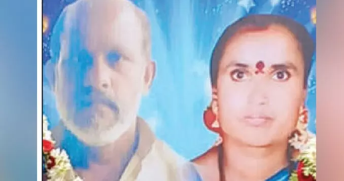 ಹಾಸನ: ಕಲುಷಿತ ಆಹಾರ ಸೇವಿಸಿ ಅಸ್ವಸ್ಥಗೊಂಡಿದ್ದ ದಂಪತಿ ಮೃತ್ಯು ಹಾಸನ: ಕಲುಷಿತ ಆಹಾರ ಸೇವಿಸಿ ಅಸ್ವಸ್ಥಗೊಂಡಿದ್ದ ದಂಪತಿ ಮೃತ್ಯು