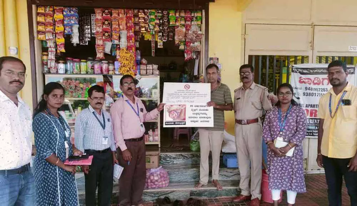 ತಂಬಾಕು ತನಿಖಾ ದಳದಿಂದ ದಾಳಿ: ದಂಡ ವಸೂಲಿ