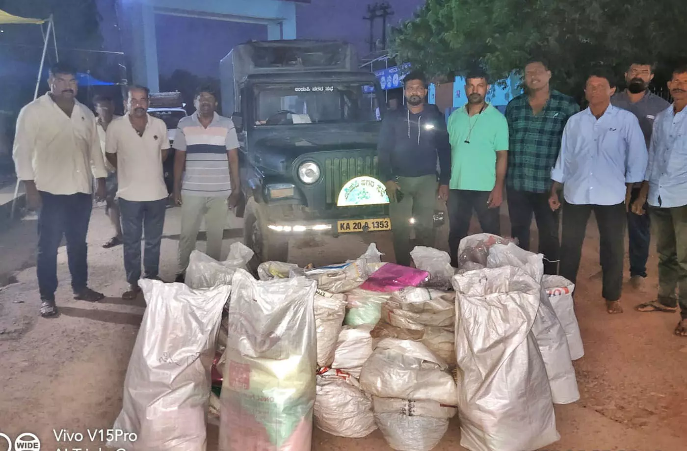 ಉಡುಪಿ: ನಿಷೇಧಿತ ಪ್ಲಾಸ್ಟಿಕ್ ವಶ; 34,000ರೂ. ದಂಡ ವಸೂಲಿ ಉಡುಪಿ: ನಿಷೇಧಿತ ಪ್ಲಾಸ್ಟಿಕ್ ವಶ; 34,000ರೂ. ದಂಡ ವಸೂಲಿ