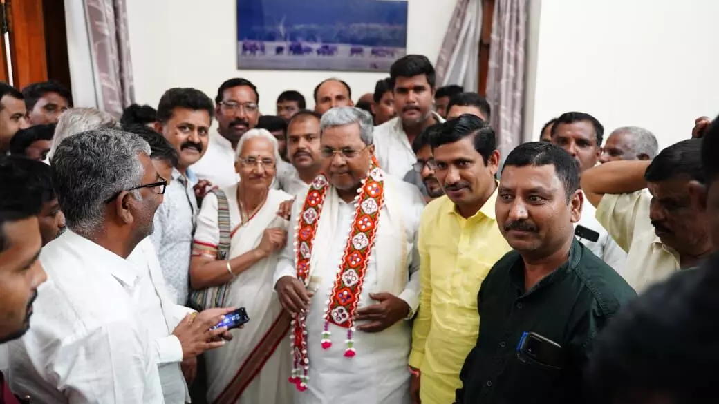 ಬಂಜಾರ ಸಮುದಾಯದ ಬೇಡಿಕೆ ಈಡೇರಿಸಲು ಕ್ರಮ: ಸಿಎಂ ಭರವಸೆ ಬಂಜಾರ ಸಮುದಾಯದ ಬೇಡಿಕೆ ಈಡೇರಿಸಲು ಕ್ರಮ: ಸಿಎಂ ಭರವಸೆ