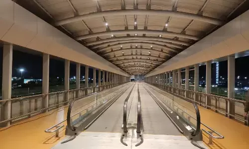 ಬೆಂಗಳೂರಿನ ಕೆಂಪೇಗೌಡ ವಿಮಾನ ನಿಲ್ದಾಣದಲ್ಲಿ ಪ್ರಯಾಣಿಕರಿಗಾಗಿ ನೂತನ “ಎಲಿವೇಟೆಡ್ ವಾಕ್‌ವೇ” ಆರಂಭ