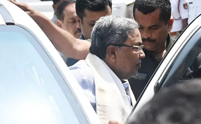 ಆ.27 ರಿಂದ ಸಿಎಂ ಸಿದ್ದರಾಮಯ್ಯ 3 ದಿನಗಳ ಕಾಲ ಮೈಸೂರು ಜಿಲ್ಲಾ ಪ್ರವಾಸ; ಅಧಿಕಾರಿಗಳಿಗೆ ಕಟ್ಟುನಿಟ್ಟಿನ ಸೂಚನೆ ನೀಡಿದ ಜಿಲ್ಲಾಧಿಕಾರಿ