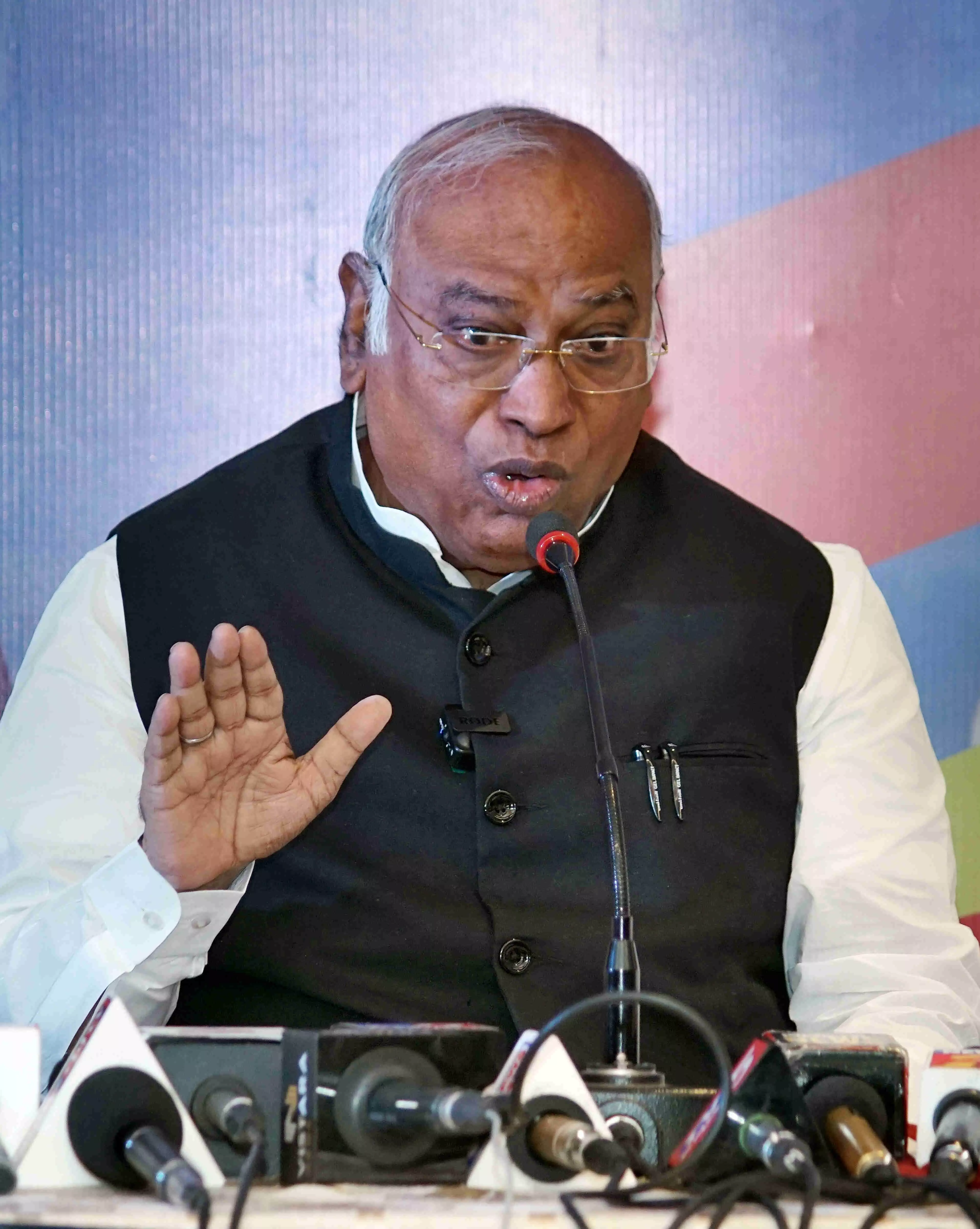 Congress Working Committee - CWC : ಖರ್ಗೆ ಟೀಮ್ ನಲ್ಲಿ ಯಾರ್ಯಾರು ? Congress Working Committee - CWC : ಖರ್ಗೆ ಟೀಮ್ ನಲ್ಲಿ ಯಾರ್ಯಾರು ?