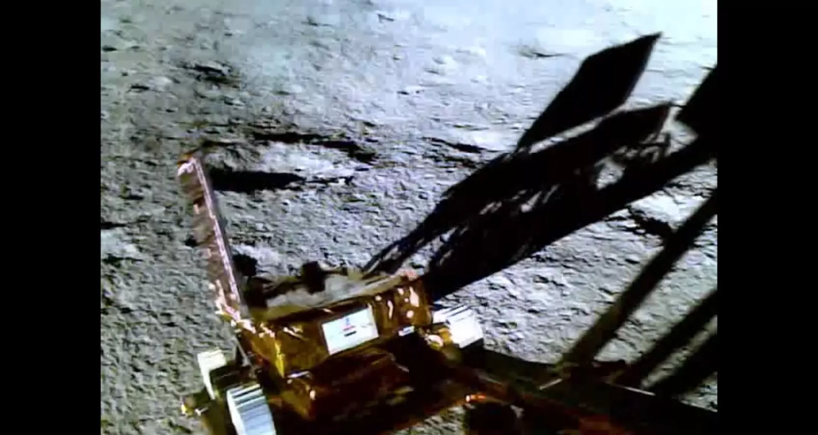 ಪ್ರ್ರಜ್ಞಾನ್ ರೋವರ್ ನ ಎರಡೂ ಪೇಲೋಡ್ ಗಳಿಗೆ ಚಾಲನೆ