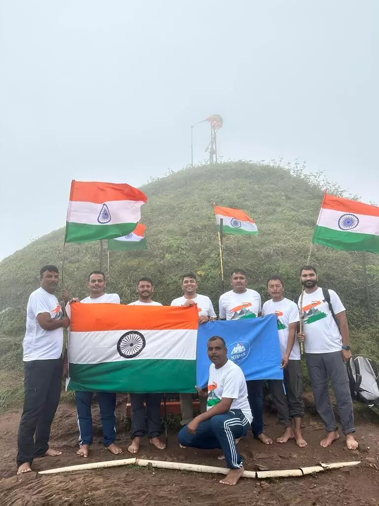 ಮುಳ್ಳಯ್ಯನಗಿರಿಯಲ್ಲಿ ಯೋಧರಿಂದ ಧ್ವಜಾರೋಹಣ