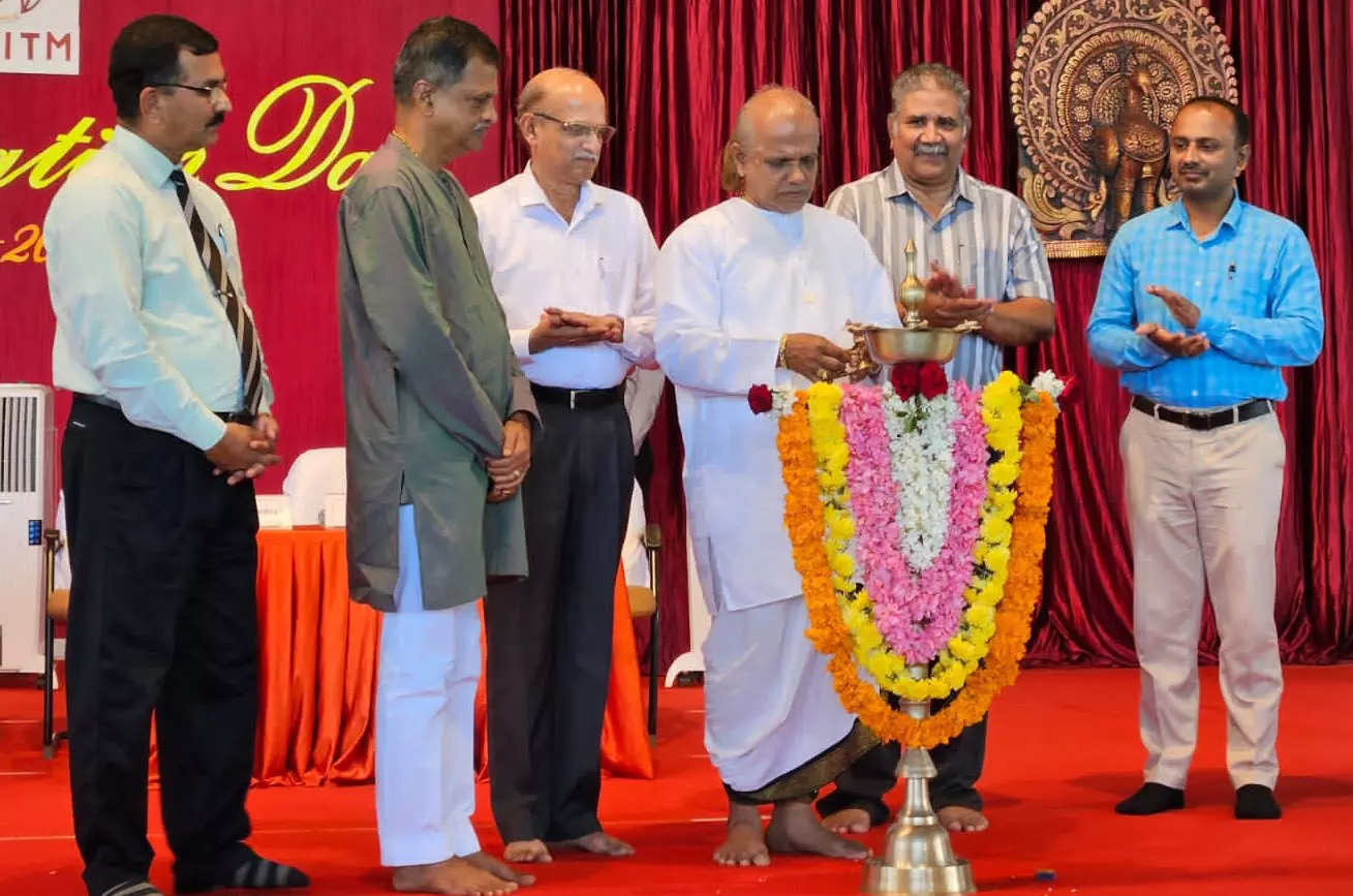 ಆಸಕ್ತಿಯ ಕ್ಷೇತ್ರದಲ್ಲಿ ಯಶಸ್ಸನ್ನು ಸಾಧಿಸಲು ಪೋಷಕರ ಪ್ರೋತ್ಸಾಹ ಅಗತ್ಯ: ಪ್ರೊ.ರೇವಣ್‌ಕರ್