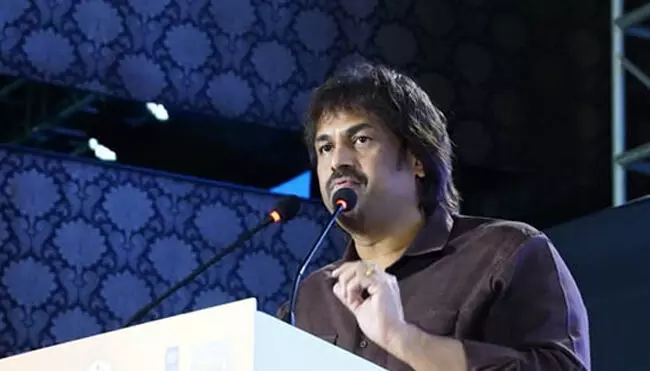 ಶಾಲಾ ಕಾಲೇಜುಗಳಲ್ಲಿ ಸಂವಿಧಾನ ಪ್ರಸ್ತಾವನೆ ಓದು ಕಡ್ಡಾಯ; ಸೆ.5 ರಂದು ಜಾರಿ: ಸಚಿವ ಮಧು ಬಂಗಾರಪ್ಪ ಶಾಲಾ ಕಾಲೇಜುಗಳಲ್ಲಿ ಸಂವಿಧಾನ ಪ್ರಸ್ತಾವನೆ ಓದು ಕಡ್ಡಾಯ; ಸೆ.5 ರಂದು ಜಾರಿ: ಸಚಿವ ಮಧು ಬಂಗಾರಪ್ಪ