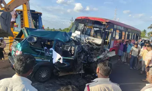 ರಾಮನಗರ | ಕೆಎಸ್ಸಾರ್ಟಿಸಿ ಬಸ್ ಢಿಕ್ಕಿ; ಕಾರಿನಲ್ಲಿದ್ದ 6 ಮಂದಿ ಸ್ಥಳದಲ್ಲೇ ಮೃತ್ಯು