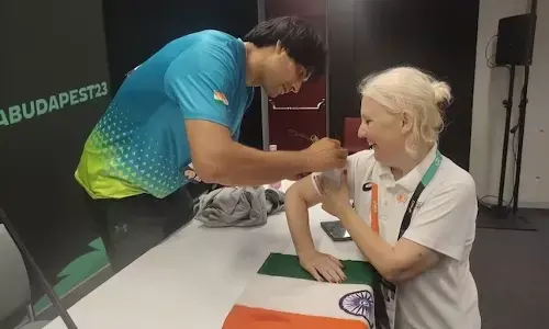 “ರಾಷ್ಟ್ರ ಧ್ವಜದ ಮೇಲೆ ಸಹಿ ಮಾಡಲಾರೆ”: ಭಾರತೀಯರ ಹೃದಯ ಗೆದ್ದ ನೀರಜ್ ಚೋಪ್ರಾ