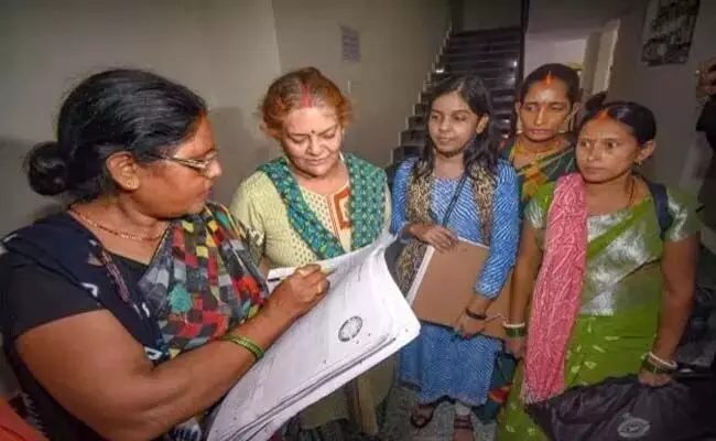 ಜಾತಿ ಸಮೀಕ್ಷೆ ತಡೆಯಲು ಬಿಜೆಪಿಯಿಂದ ಸರ್ವತಂತ್ರ; ಪ್ರತಿಪಕ್ಷಗಳ ಆರೋಪ ಜಾತಿ ಸಮೀಕ್ಷೆ ತಡೆಯಲು ಬಿಜೆಪಿಯಿಂದ ಸರ್ವತಂತ್ರ; ಪ್ರತಿಪಕ್ಷಗಳ ಆರೋಪ