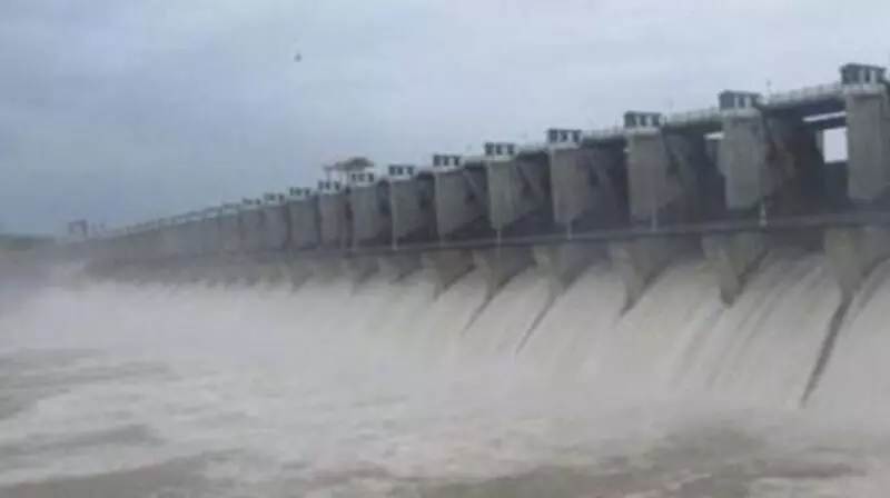 ಕಾವೇರಿ ಜಲವಿವಾದ: ಸಿಡಬ್ಲ್ಯುಎಂಎ ನಿರ್ದೇಶದಂತೆ ಕರ್ನಾಟಕದಿಂದ ತಮಿಳುನಾಡಿಗೆ ನೀರು ಬಿಡುಗಡೆ ಕಾವೇರಿ ಜಲವಿವಾದ: ಸಿಡಬ್ಲ್ಯುಎಂಎ ನಿರ್ದೇಶದಂತೆ ಕರ್ನಾಟಕದಿಂದ ತಮಿಳುನಾಡಿಗೆ ನೀರು ಬಿಡುಗಡೆ