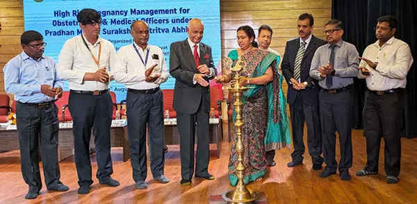 ಉಡುಪಿ ಜಿಲ್ಲೆಯಲ್ಲಿ ತಾಯಿ ಮರಣ ಪ್ರಮಾಣ ಕಡಿಮೆಗೊಳಿಸಿ: ಜಿಲ್ಲಾಧಿಕಾರಿ ಡಾ. ವಿದ್ಯಾ ಕುಮಾರಿ ಉಡುಪಿ ಜಿಲ್ಲೆಯಲ್ಲಿ ತಾಯಿ ಮರಣ ಪ್ರಮಾಣ ಕಡಿಮೆಗೊಳಿಸಿ: ಜಿಲ್ಲಾಧಿಕಾರಿ ಡಾ. ವಿದ್ಯಾ ಕುಮಾರಿ