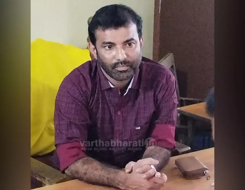 ಅಜೆಕಾರು ನಾಡ ಕಚೇರಿಗೆ ಲೋಕಾಯುಕ್ತ ದಾಳಿ; ಕಂದಾಯ ಇಲಾಖಾ ಸಿಬ್ಬಂದಿ ವಶಕ್ಕೆ ಅಜೆಕಾರು ನಾಡ ಕಚೇರಿಗೆ ಲೋಕಾಯುಕ್ತ ದಾಳಿ; ಕಂದಾಯ ಇಲಾಖಾ ಸಿಬ್ಬಂದಿ ವಶಕ್ಕೆ